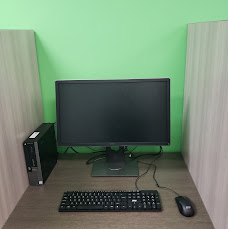 Computer workstation available to members